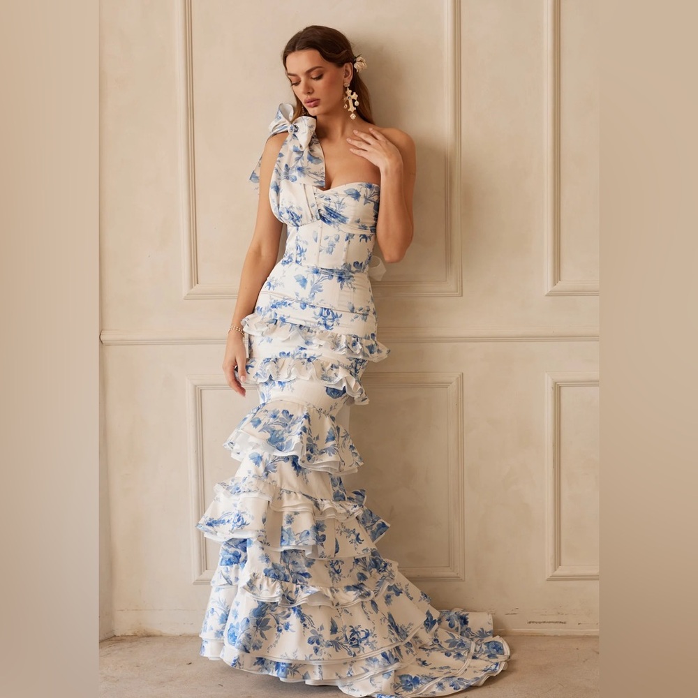 The Barcelona Set in Provencal Blue Floral- Size 6